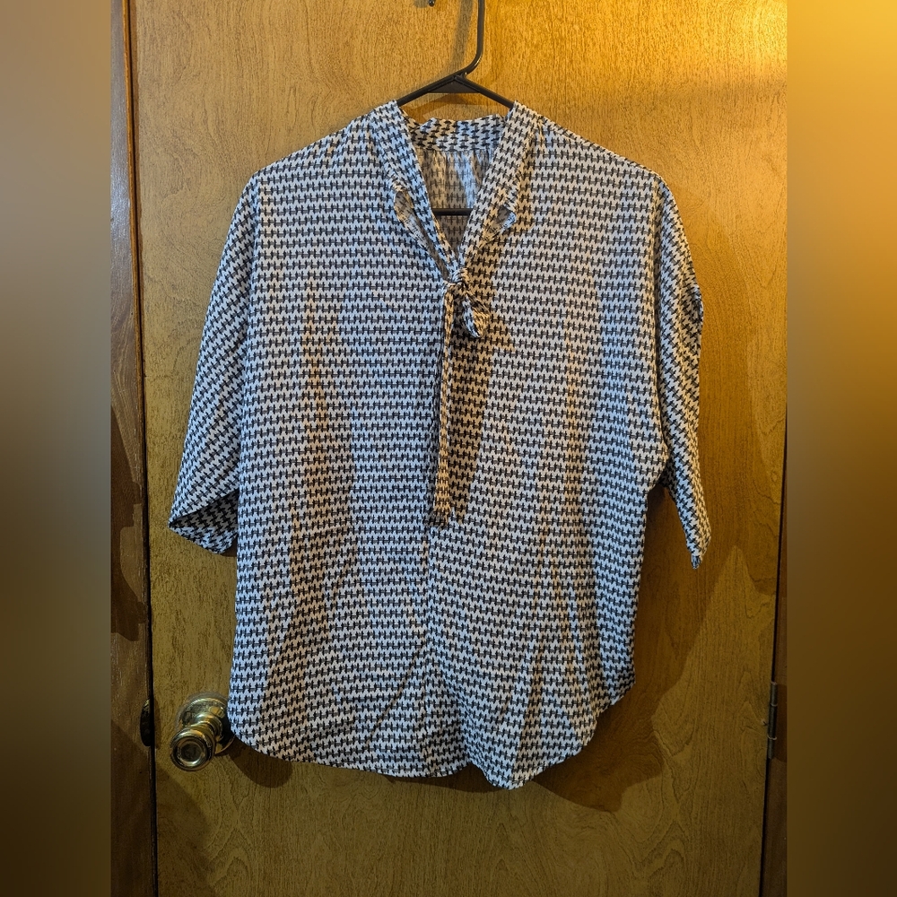 Loness Short Sleeve Top With Bow
